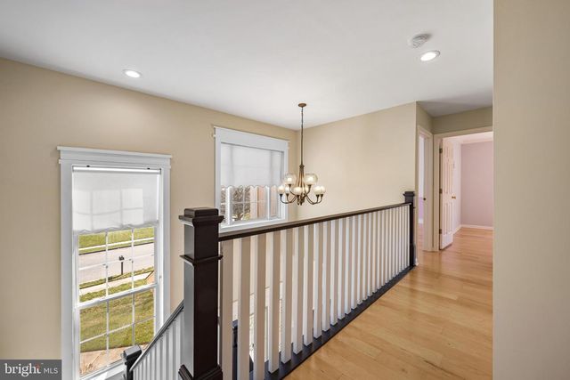 9 WATERS EDGE DR, Riverside, NJ 08075