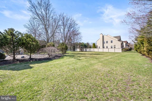 9 WATERS EDGE DR, Riverside, NJ 08075