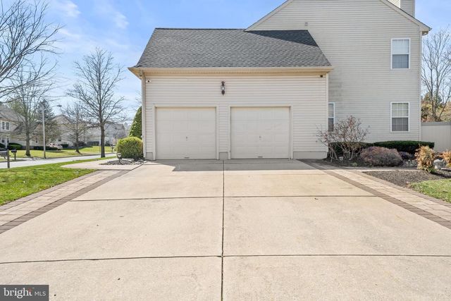 9 WATERS EDGE DR, Riverside, NJ 08075