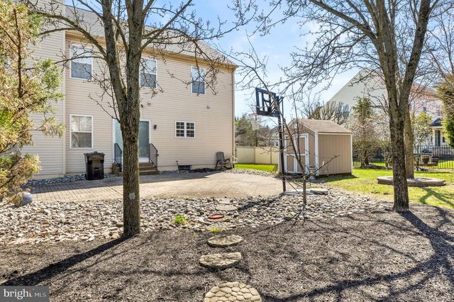 9 WATERS EDGE DR, Riverside, NJ 08075