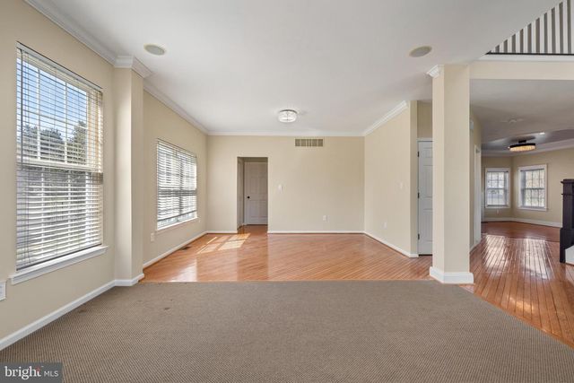 9 WATERS EDGE DR, Riverside, NJ 08075