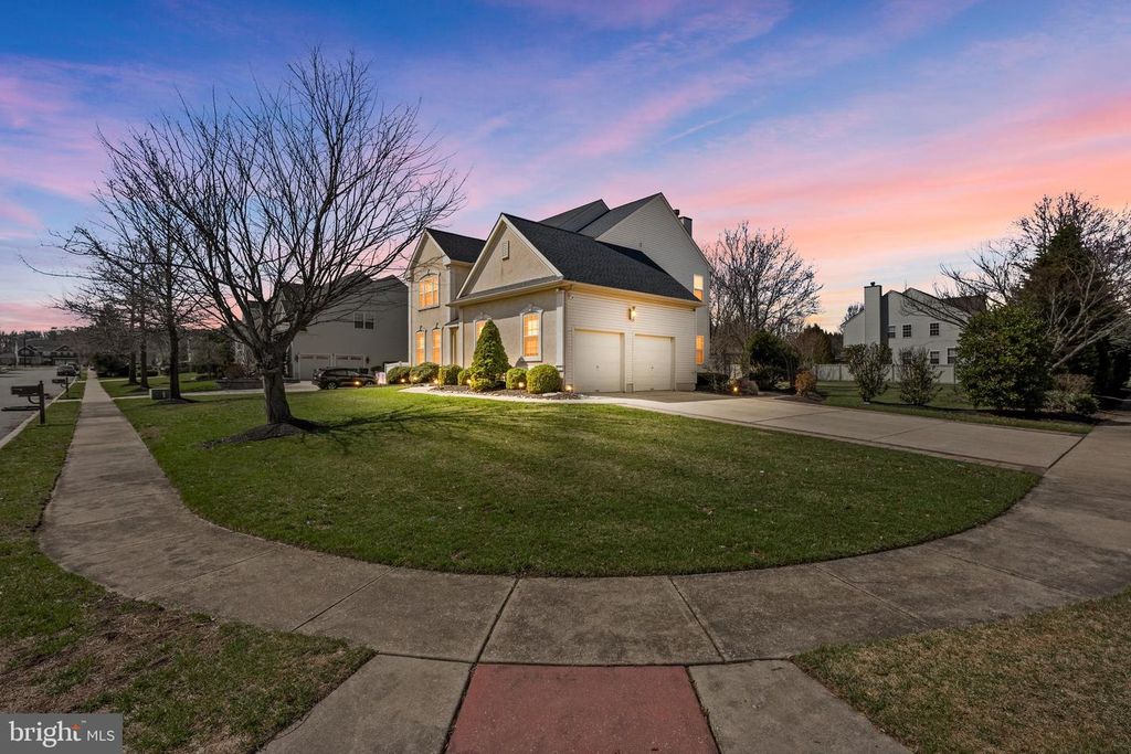 9 WATERS EDGE DR, Riverside, NJ 08075