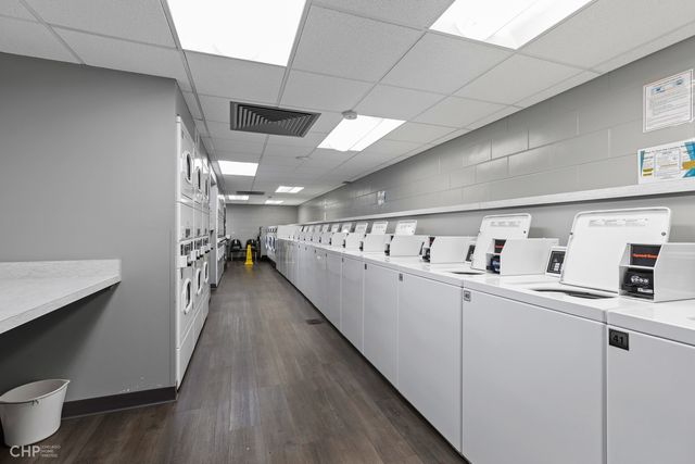 1560 N Sandburg Terrace 4003, Chicago, IL 60610