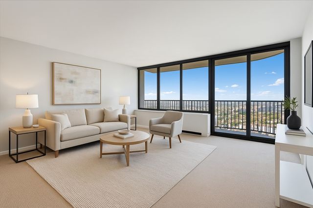 1560 N Sandburg Terrace 4003, Chicago, IL 60610