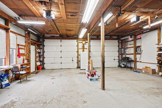 170 Mccarthy Lane, Saginaw, MI 48609