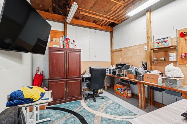 170 Mccarthy Lane, Saginaw, MI 48609