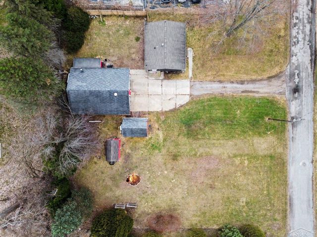 170 Mccarthy Lane, Saginaw, MI 48609