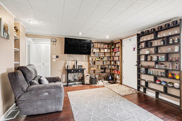 170 Mccarthy Lane, Saginaw, MI 48609