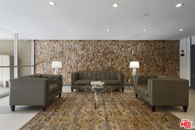 5625 Windsor Way 117, Culver City, CA 90230