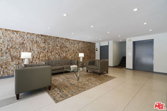 5625 Windsor Way 117, Culver City, CA 90230