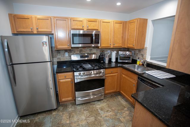 124 Adamecs Way 25, South Amboy, NJ 08879