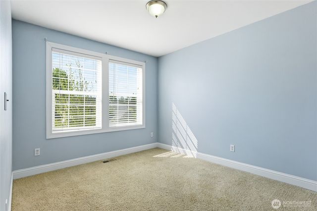 1915 10th Street Pl SW, Puyallup, WA 98371