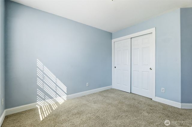 1915 10th Street Pl SW, Puyallup, WA 98371