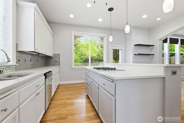 1915 10th Street Pl SW, Puyallup, WA 98371