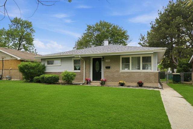 17242 Community Street, Lansing, IL 60438