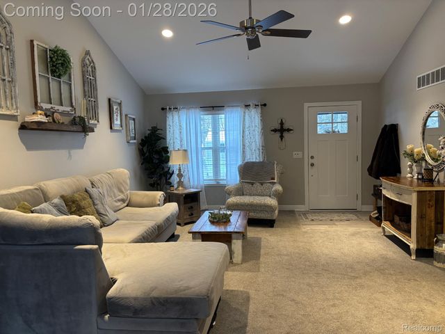 605 Hartner Drive, Holly Village, MI 48442