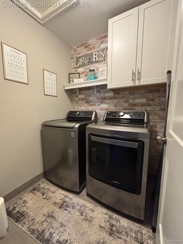 605 Hartner Drive, Holly Village, MI 48442