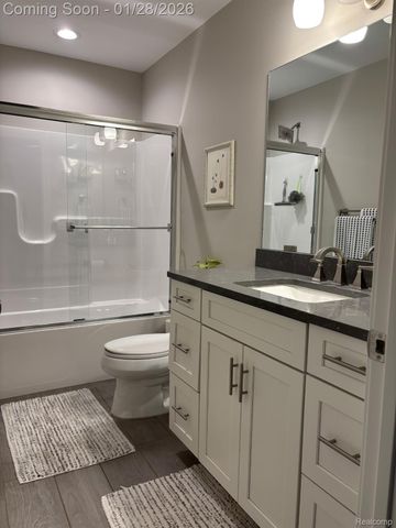 605 Hartner Drive, Holly Village, MI 48442