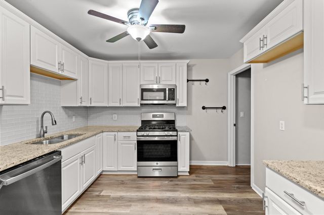 214 W 8th Street, Newport, KY 41071