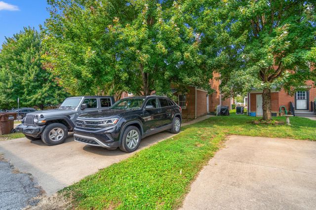 214 W 8th Street, Newport, KY 41071