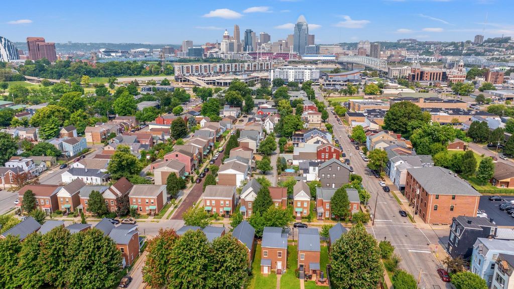 214 W 8th Street, Newport, KY 41071