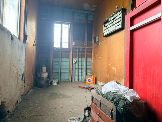 2111 E Hazelton Ave, Stockton, CA 95205