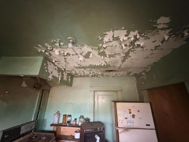 2111 E Hazelton Ave, Stockton, CA 95205