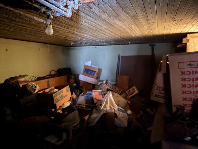 2111 E Hazelton Ave, Stockton, CA 95205