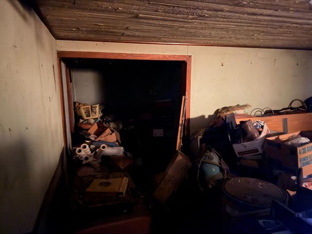 2111 E Hazelton Ave, Stockton, CA 95205