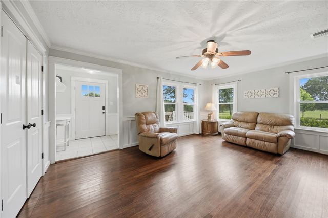 16292 Sycamore Rd, Cat Spring, TX 78933