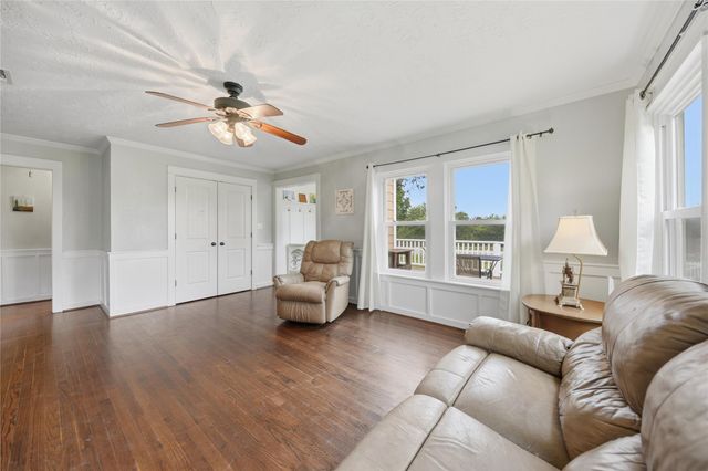 16292 Sycamore Rd, Cat Spring, TX 78933