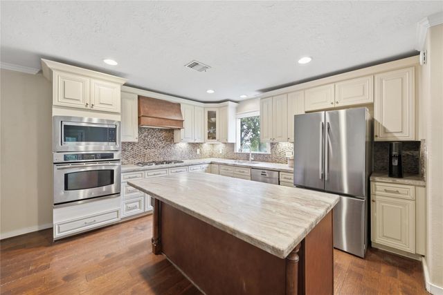 16292 Sycamore Rd, Cat Spring, TX 78933