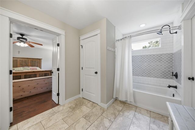 16292 Sycamore Rd, Cat Spring, TX 78933