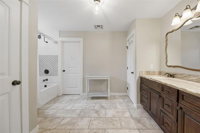 16292 Sycamore Rd, Cat Spring, TX 78933