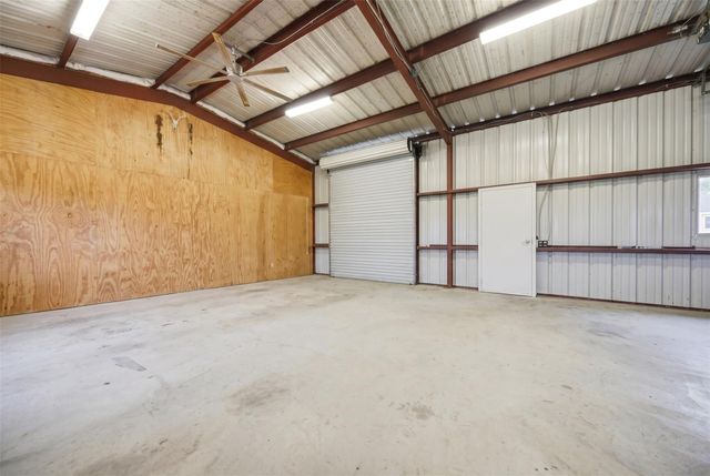 16292 Sycamore Rd, Cat Spring, TX 78933