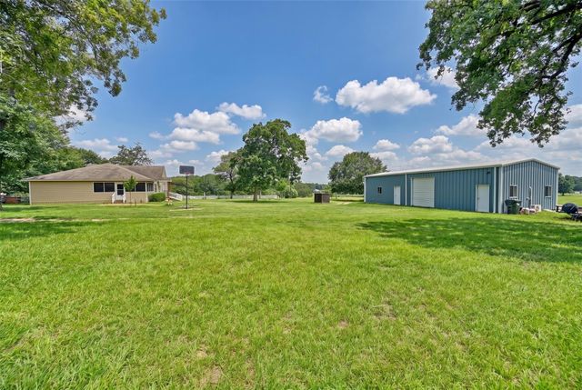 16292 Sycamore Rd, Cat Spring, TX 78933