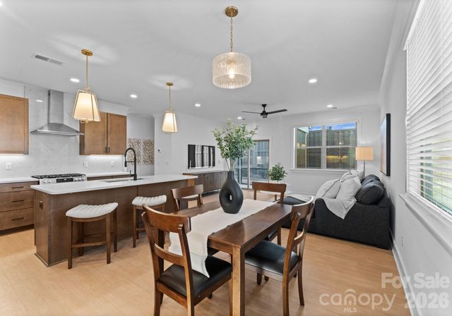 824 Garringer Place, Charlotte, NC 28208