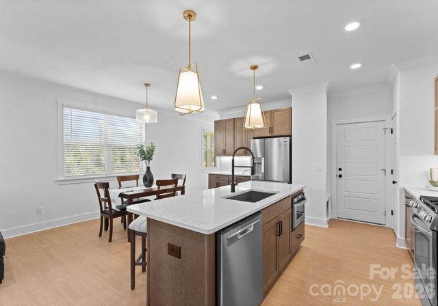 824 Garringer Place, Charlotte, NC 28208