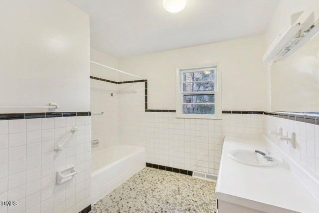 209 High House Road, Cary, NC 27513
