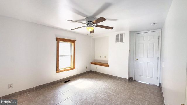 318 RITENOUR ST, Front Royal, VA 22630