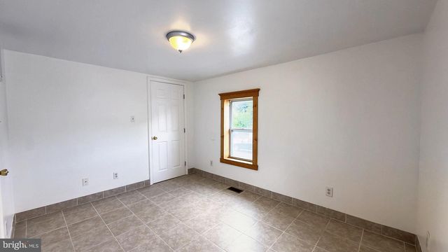 318 RITENOUR ST, Front Royal, VA 22630