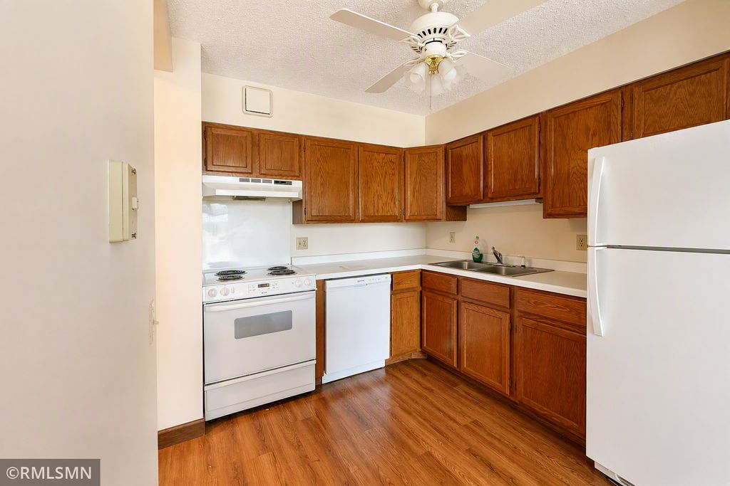 7600 Golden Valley Road 304, Golden Valley, MN 55427 — photo 2