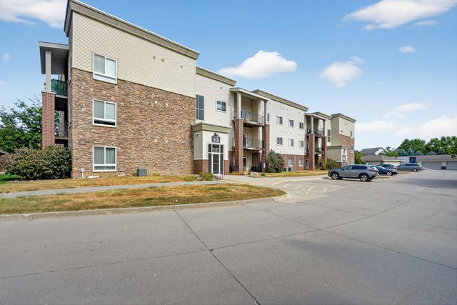 6350 Coachlight Drive 3204, West Des Moines, IA 50266