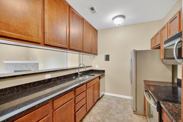 6350 Coachlight Drive 3204, West Des Moines, IA 50266