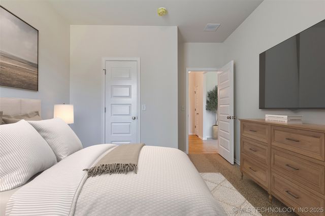 8406 E El Paso Street, Broken Arrow, OK 74014