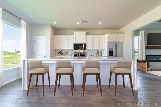 8406 E El Paso Street, Broken Arrow, OK 74014