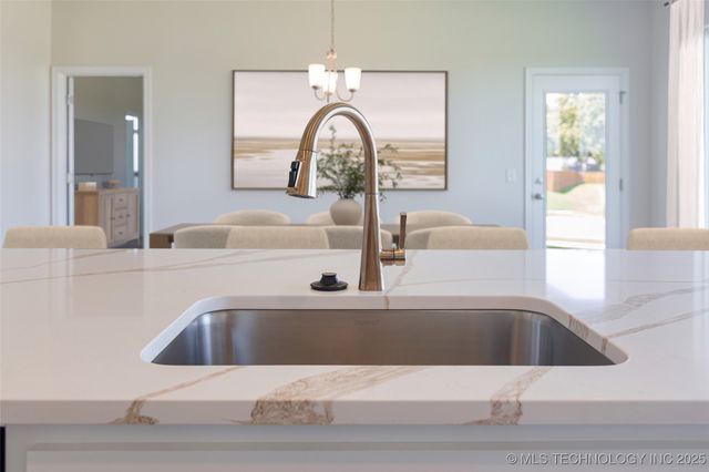 8406 E El Paso Street, Broken Arrow, OK 74014