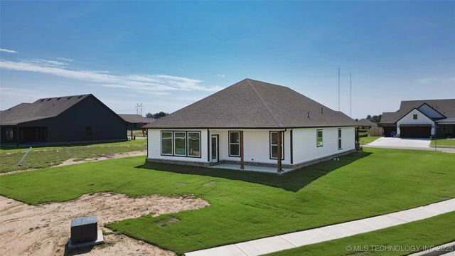 8406 E El Paso Street, Broken Arrow, OK 74014