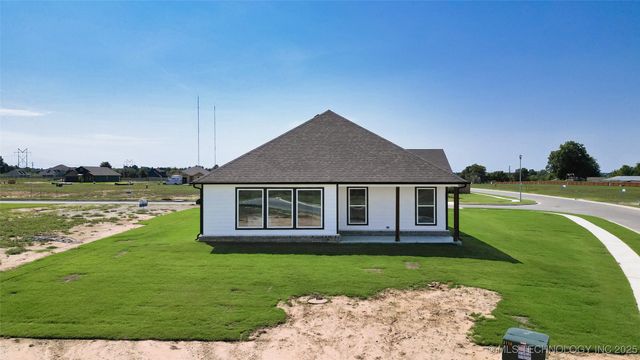 8406 E El Paso Street, Broken Arrow, OK 74014