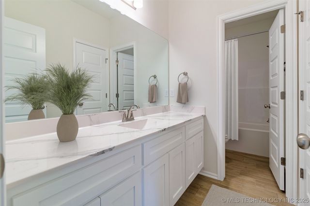 8406 E El Paso Street, Broken Arrow, OK 74014